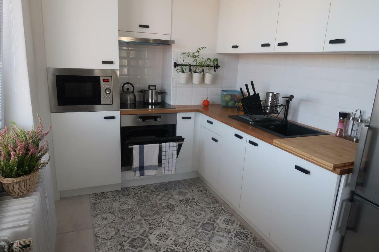 Hniezdo V Raji 1 - Luxurious Apartment 3 Min Walk To City Center Spišská Nová Ves Dış mekan fotoğraf